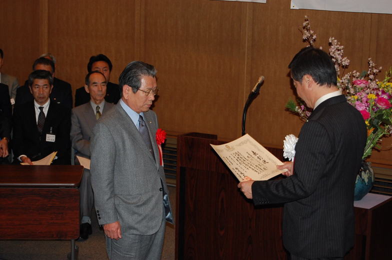 ミツワインテリア 代表取締役 会長 ・ 梶川 宣