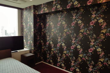 英国製・輸入壁紙を使用した寝室のリフォーム。